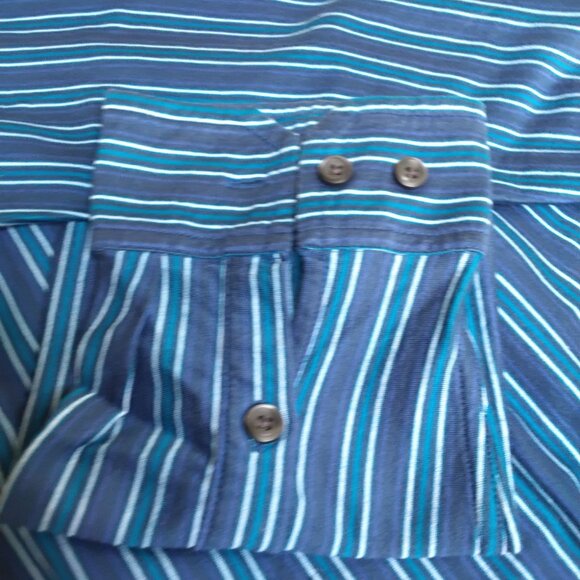 Cezani Men's Long-Sleeved Pin Striped Causal / Dress Shirt XL - Picture 5 of 7